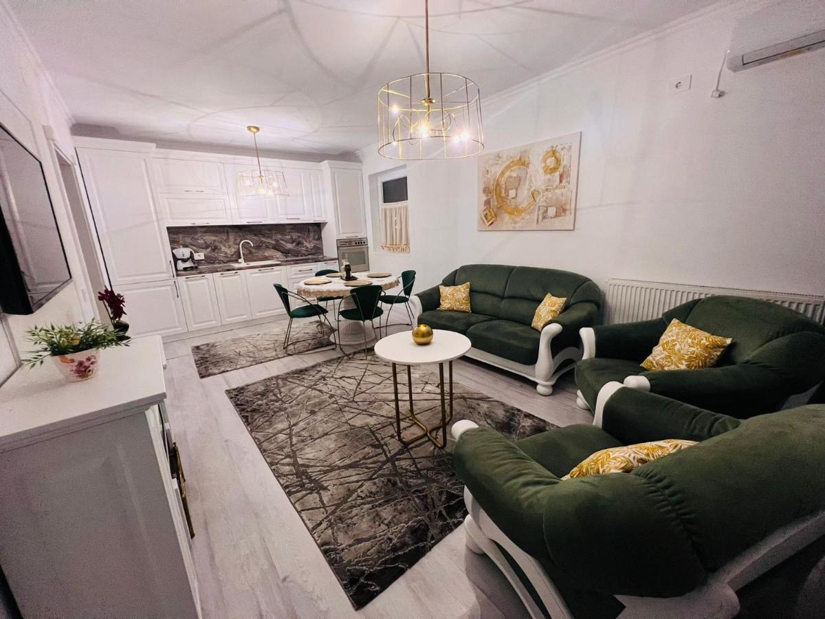Apartament Larysse Oradea Exterior foto